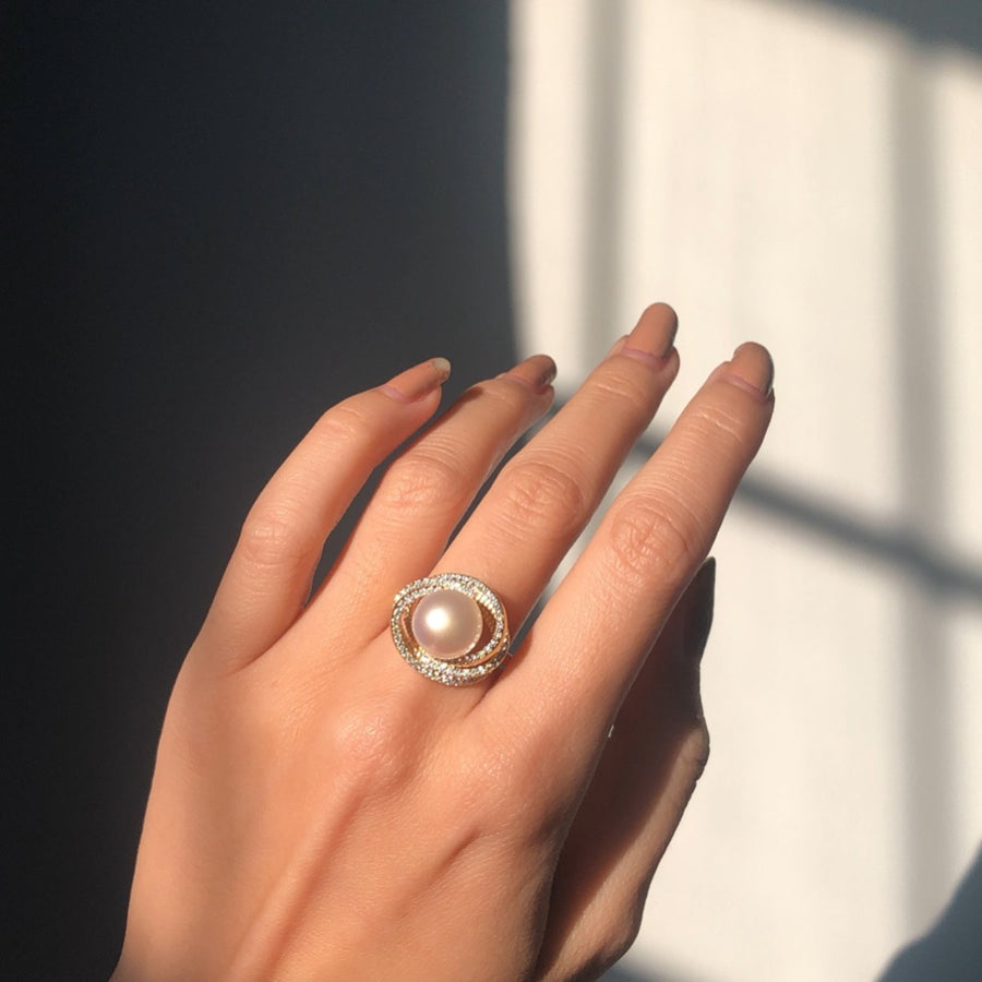 Pearl ring 18k on sale gold